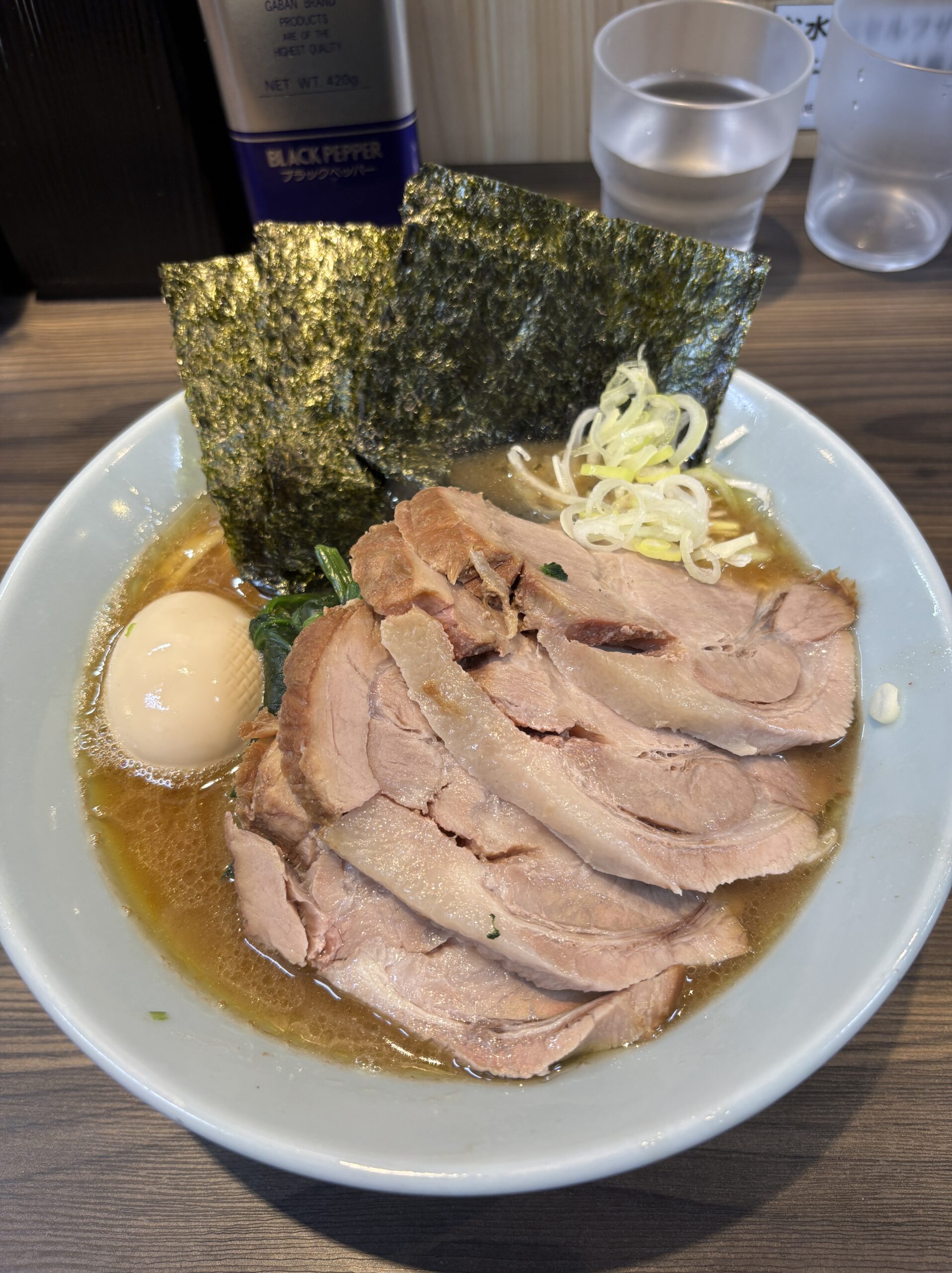 ラーメンは脂とチャーシューだ